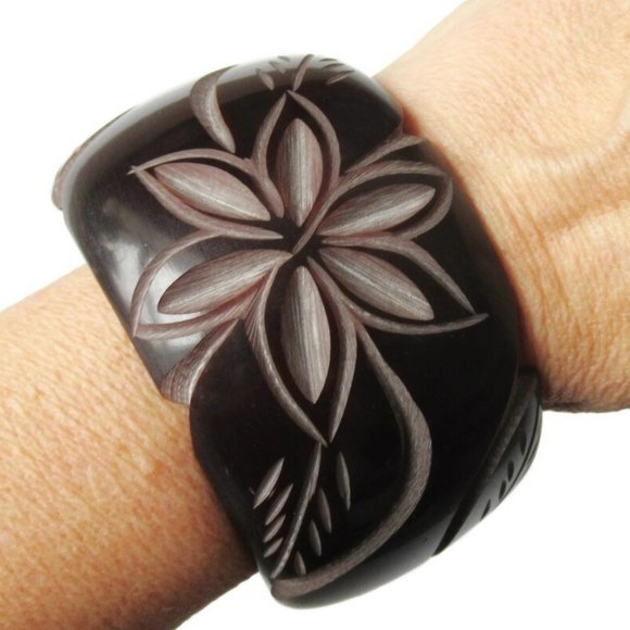 Vintage Jewelry - Brown Carved Bangle Chunky Floral Flower & Leaf Design Lucite Plastic Cuff